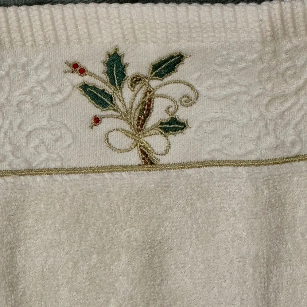 Lenox Christmas Towels 3pc Set Ivory Holly Berry Embroidered Cotton Cream Gold